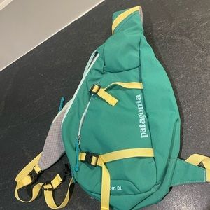 Patagonia Atom 8L sling. NWOT